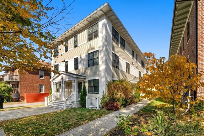 Building Photo - 55 Hutchings St