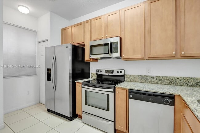 Building Photo - 8915 SW 18th St