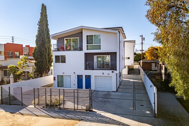 Building Photo - 1119 N Berendo St