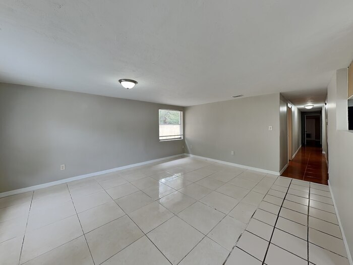 Building Photo - 802 Lincoln Ave