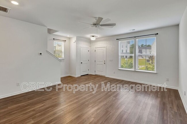 Building Photo - 831 Recess Pt Dr