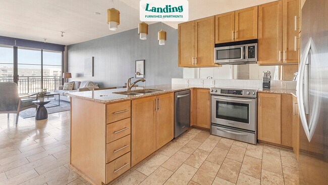 Building Photo - 900 Matisse Dr
