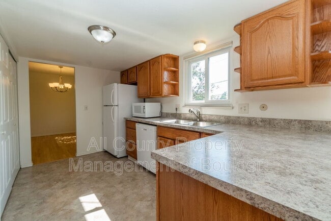 Building Photo - 1530 Ithaca Dr