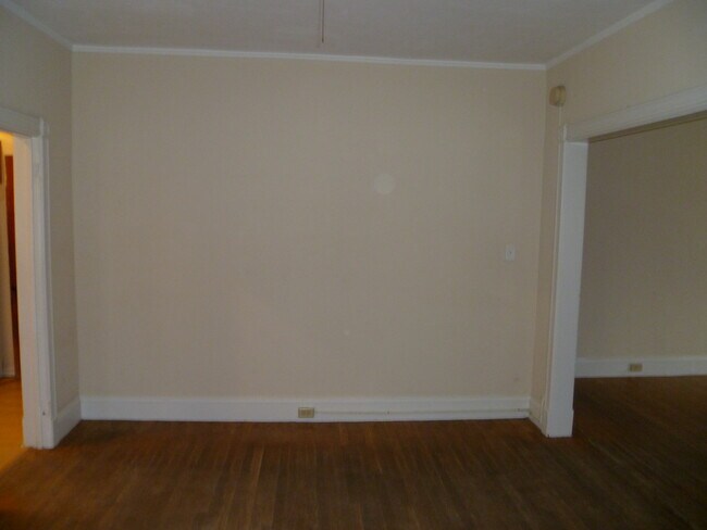 Building Photo - 129 Grandview St