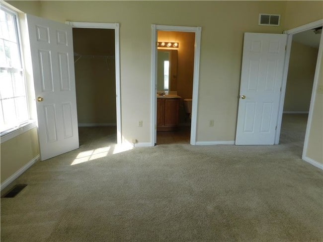 Building Photo - 476 Rosebud Cir