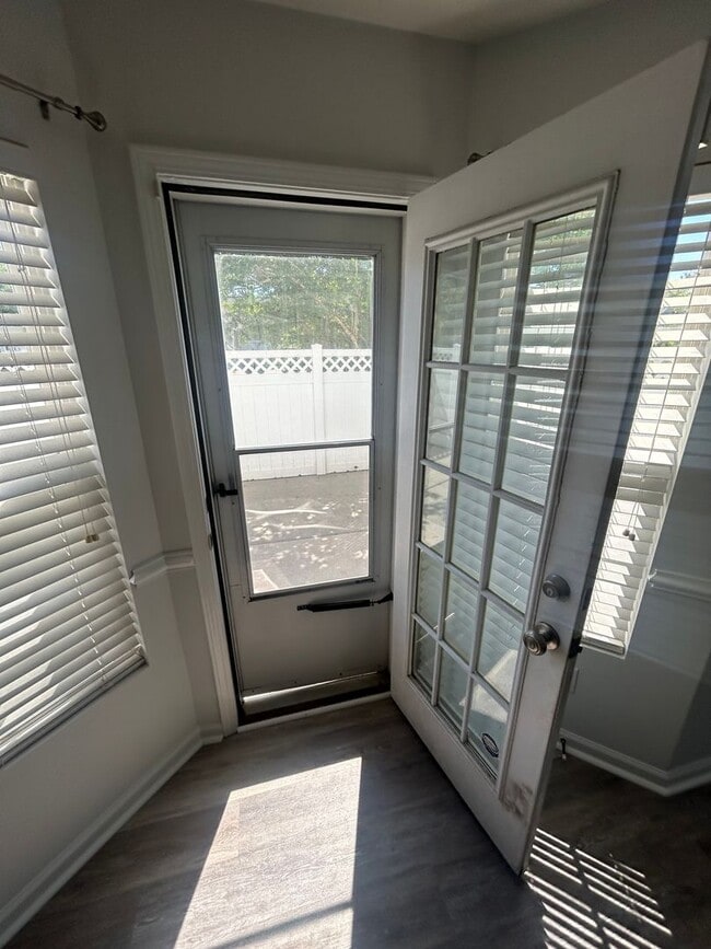 Building Photo - Great 4-Bedroom, 2.5-Bath