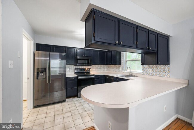 Building Photo - 616 Lions Gate Ln