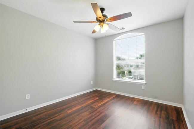 Building Photo - 10222 Thornmont Ln