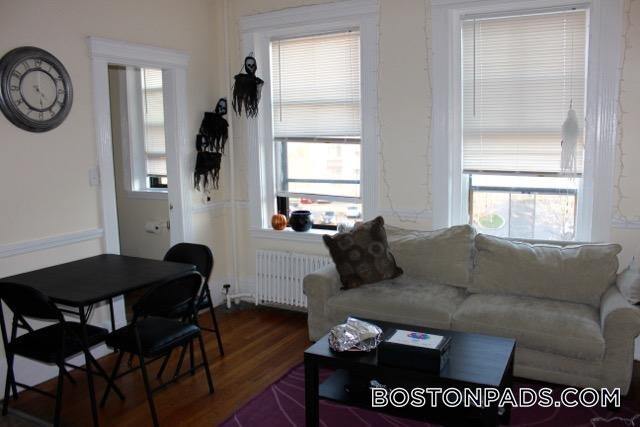 Building Photo - 447 Park Dr