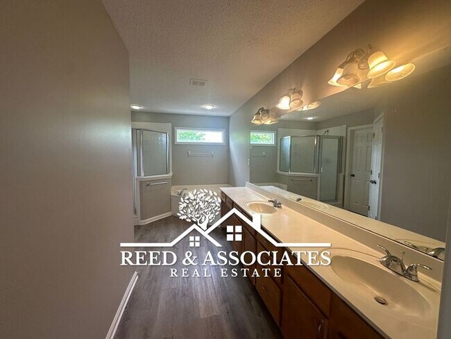 Building Photo - 2-Story Home Located in Quiet Cove!