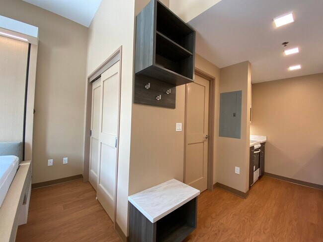 Building Photo - 83 Hanover St