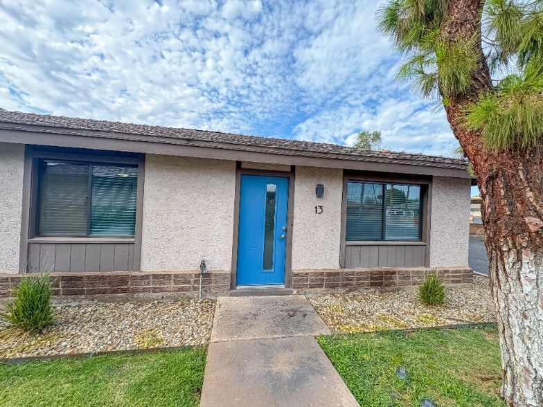 Primary Photo - 515 E Dunbar Dr