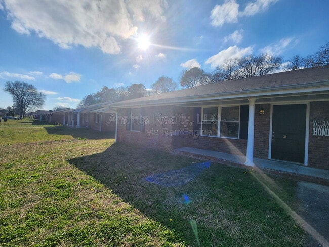 Building Photo - 24 Paige St