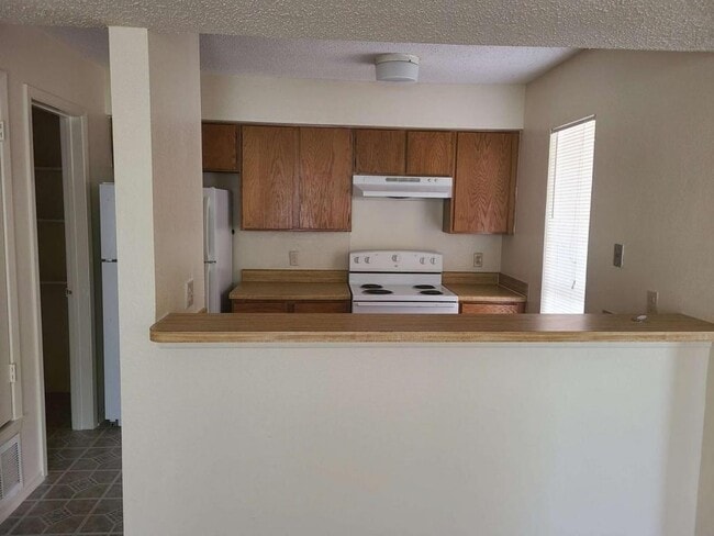 Building Photo - 784 Oak Hill Dr