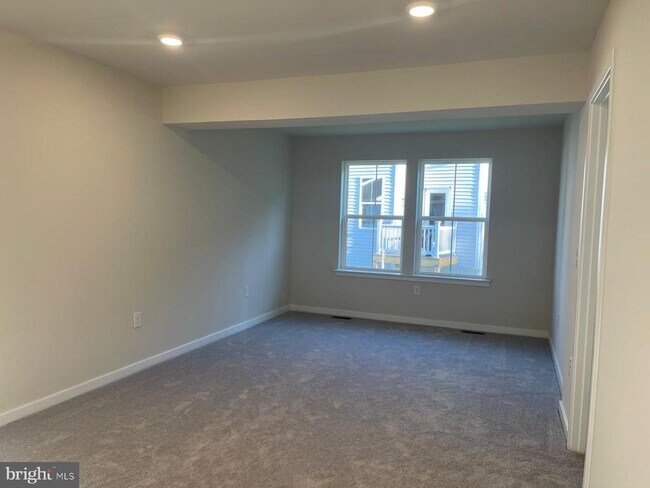 Building Photo - 130 Victor Dr