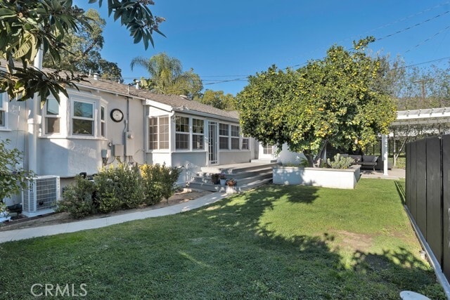 Building Photo - 626 Roselli St