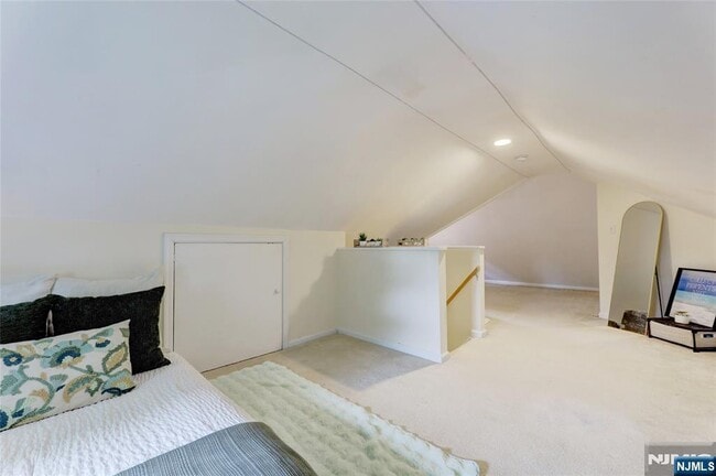 Building Photo - 145 Arch St