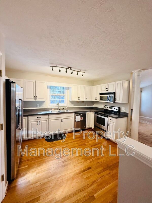 Building Photo - 48 Commonwealth Ct