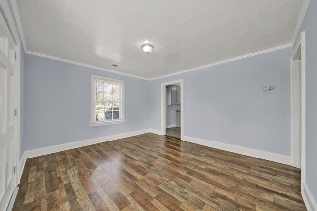 Building Photo - Duplex