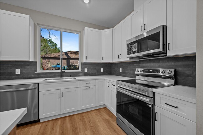 Building Photo - 28411 Champion Oaks Dr