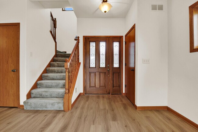 Building Photo - 407 Century Oak Dr