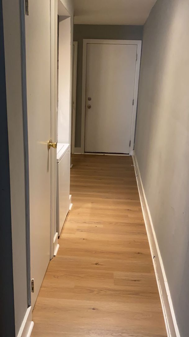 Building Photo - Three Bedroom and One bathroom apartment