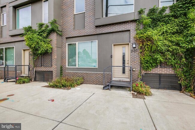 Building Photo - 2137 E Lehigh Ave