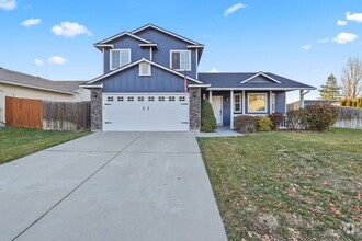 Building Photo - Desirable 4 bedroom, 2.5 bath South Boise ...