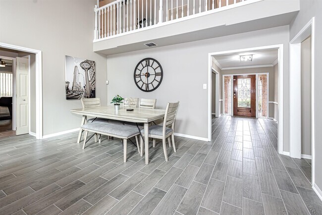 Primary Photo - 1807 Saddlecreek Dr