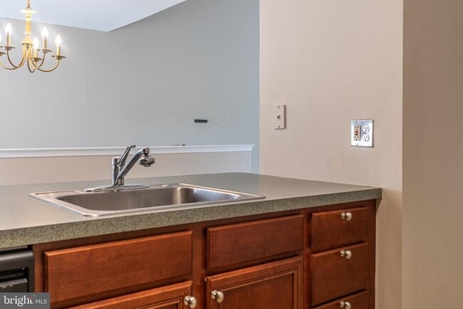 Building Photo - 127 Horseshoe Dr