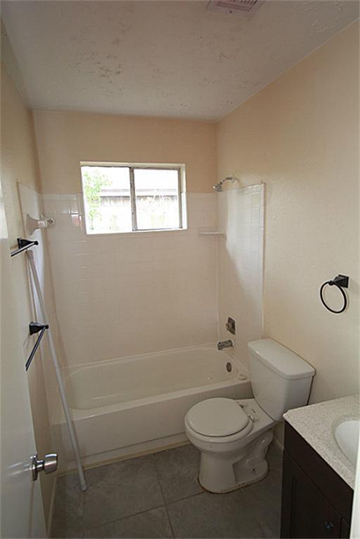 Building Photo - 24002 Silversmith Ln