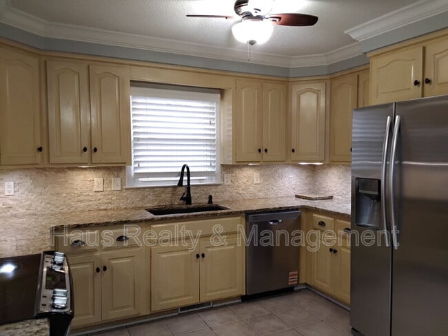 Building Photo - 3187 Quincy Ln