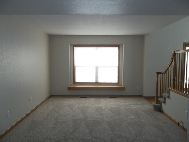 Building Photo - Comfort & Space in Fort Collins – 5BR Home...
