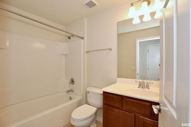 Building Photo - Beautiful 3/2 Corner Duplex with Water Vie...