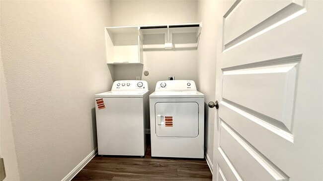 Building Photo - 2340 Mooneye Ct