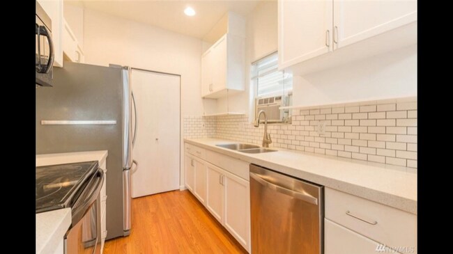 Building Photo - 20621 12th Ave S