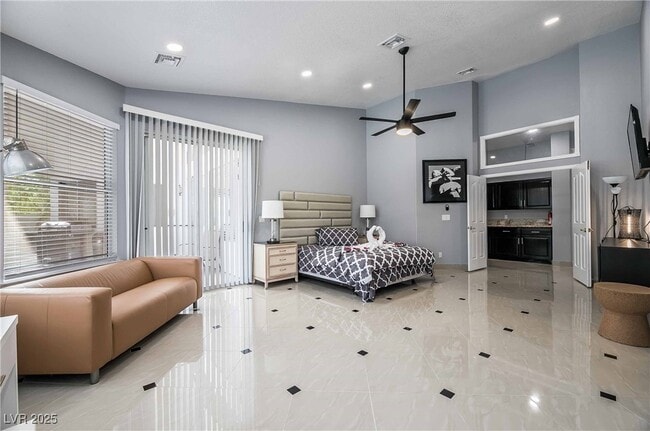 Building Photo - 1400 Castle Crest Dr