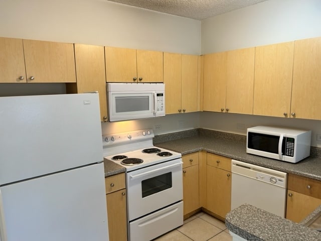 Building Photo - 2240 E Preserve Way