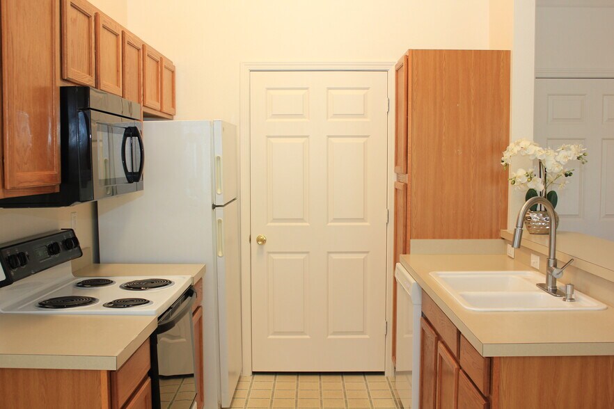 Kitchen - 7626 W Opohonga Ln