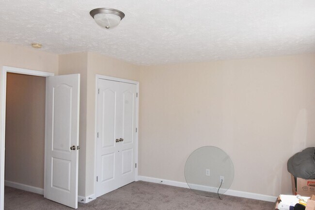 Building Photo - Coming Soon~ 3 Bedroom 2.5 Bathroom Townhome~ Large Corner Lot