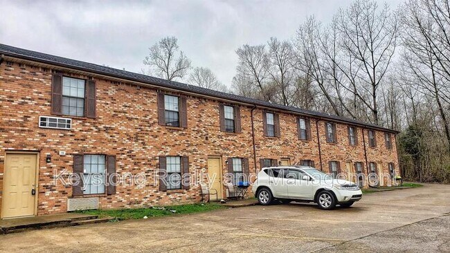 Building Photo - 706 Peachers Dr