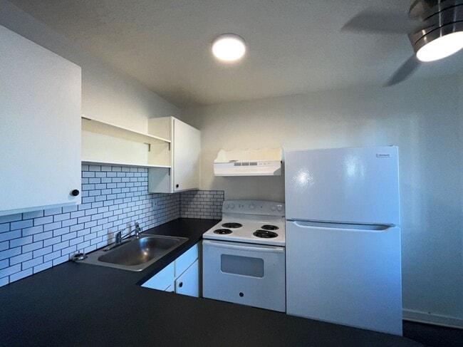 Floorplan - Studio West Apartments