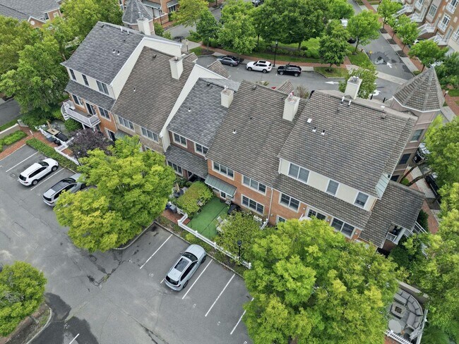 Building Photo - 6 Intrepid Ct