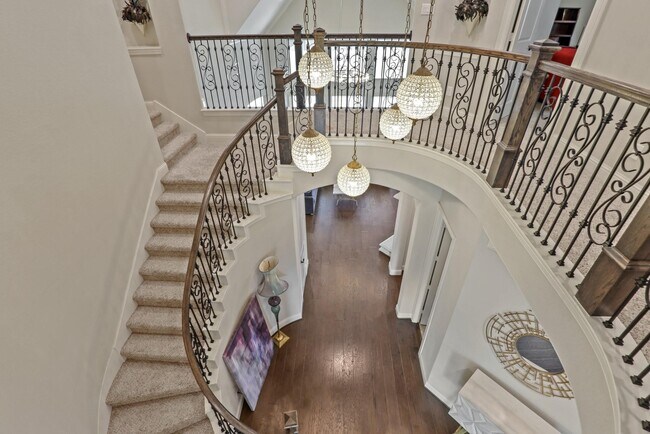 Building Photo - 5730 Balcones Ridge Ln