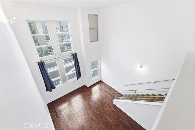 Building Photo - 911 E Santa Ana Blvd