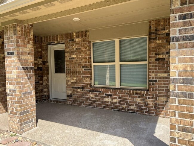 Building Photo - 22070 Sun Haven Ln