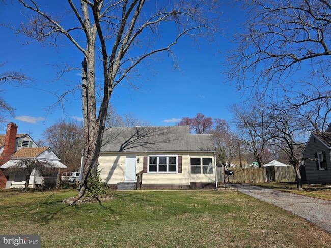 Building Photo - 73 Upland Ave