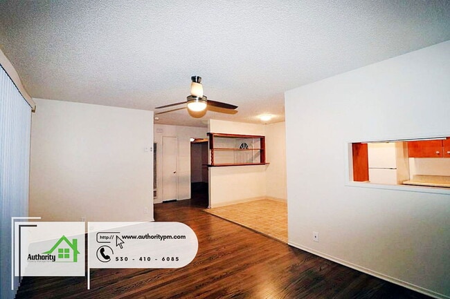 Building Photo - 1635 Mesa St