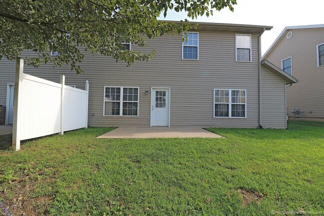 Building Photo - Larkspur Ct 2804/2806