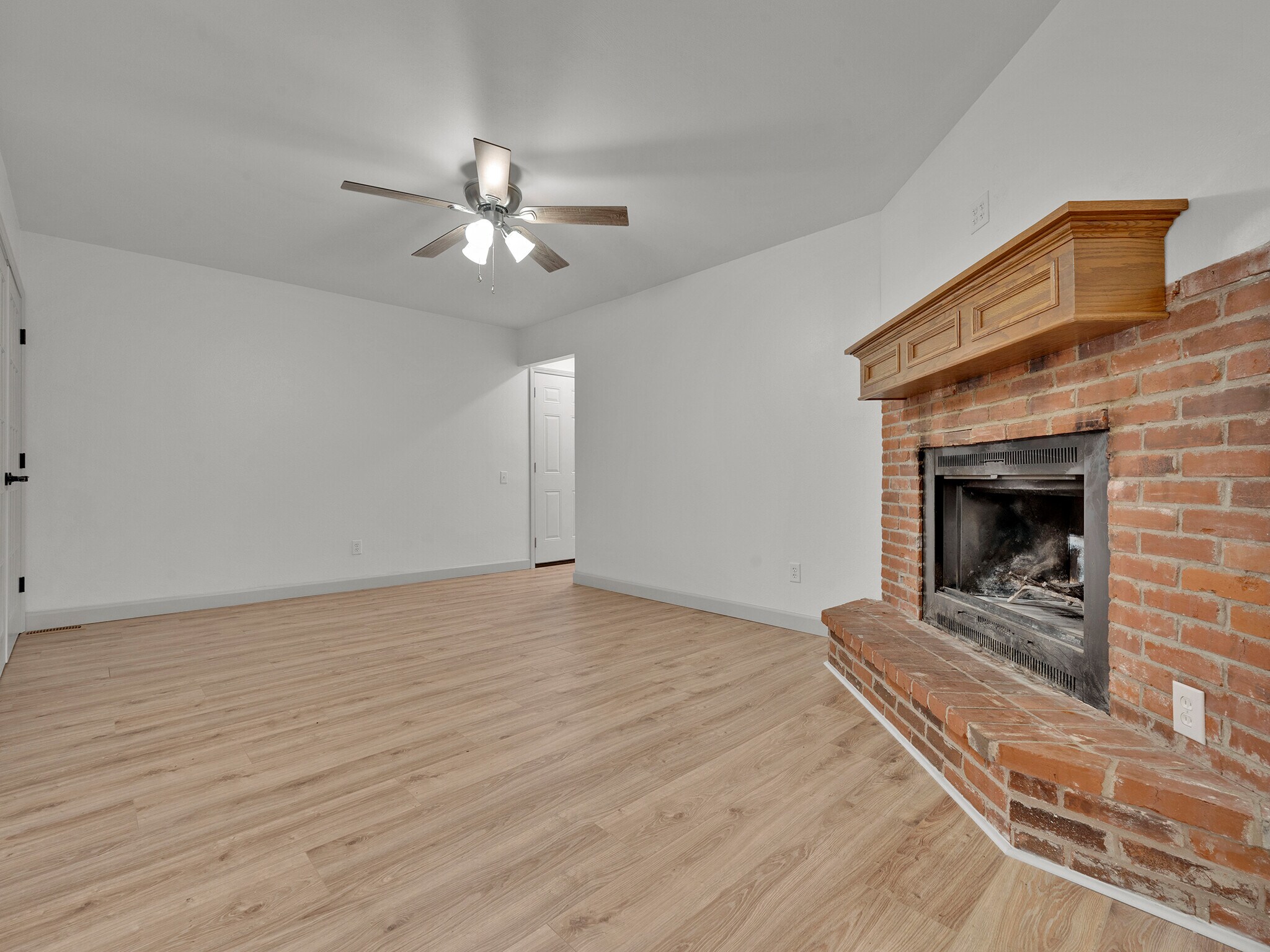 Building Photo - 449 Madrina Ct